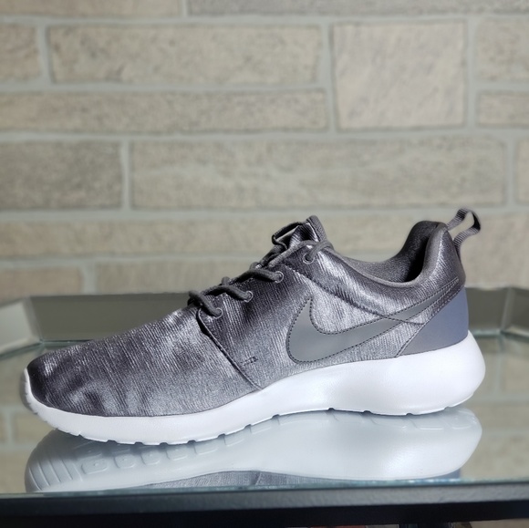 🚨FLASH SALE🚨 Nike Roshe One Premium - Picture 2 of 6